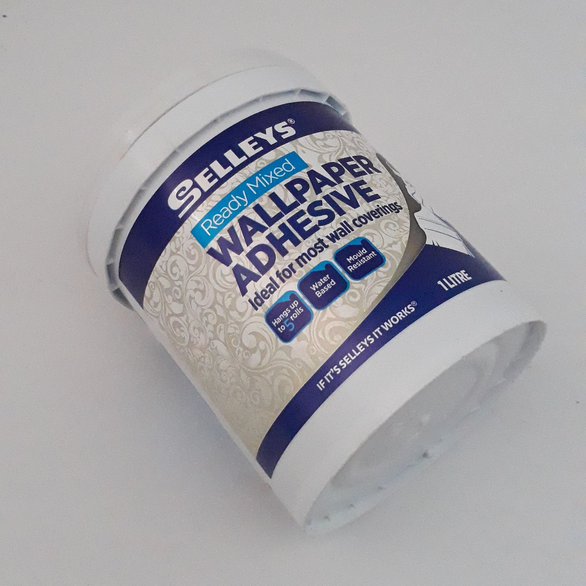mixing wallpaper adhesive
